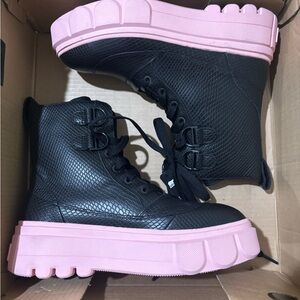 Sorel Black and Pink Lace Up Platform Boots